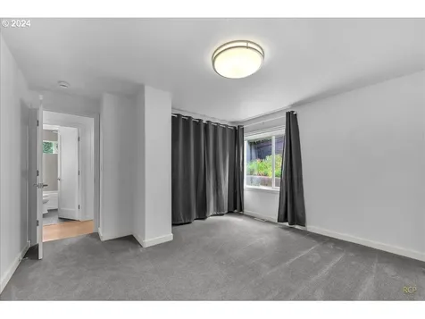 6318 Sw 32nd Avenue Portland OR 97239
