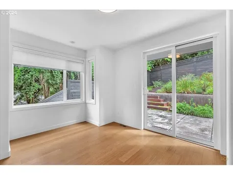 6318 Sw 32nd Avenue Portland OR 97239