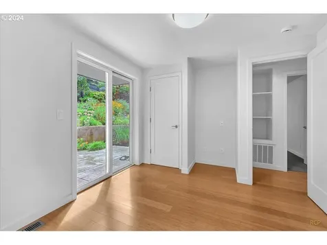 6318 Sw 32nd Avenue Portland OR 97239