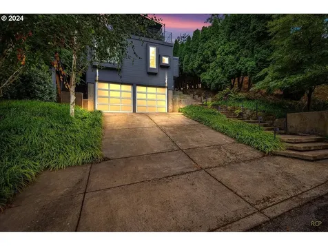 6318 Sw 32nd Avenue Portland OR 97239