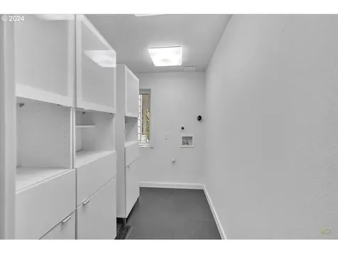 6318 Sw 32nd Avenue Portland OR 97239