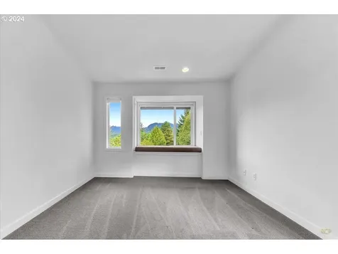 6318 Sw 32nd Avenue Portland OR 97239