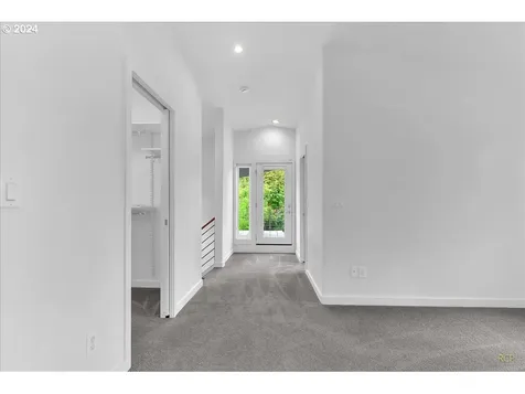 6318 Sw 32nd Avenue Portland OR 97239