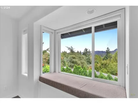 6318 Sw 32nd Avenue Portland OR 97239