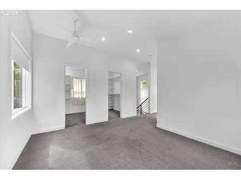 6318 Sw 32nd Avenue Portland OR 97239