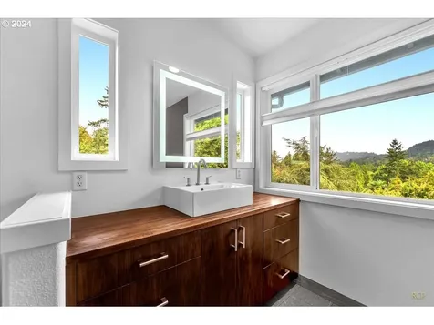 6318 Sw 32nd Avenue Portland OR 97239
