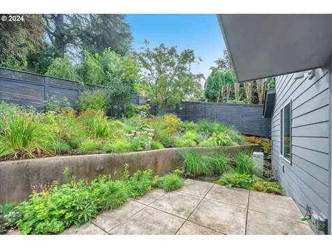 6318 Sw 32nd Avenue Portland OR 97239
