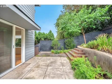 6318 Sw 32nd Avenue Portland OR 97239
