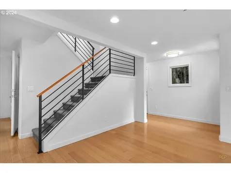 6318 Sw 32nd Avenue Portland OR 97239