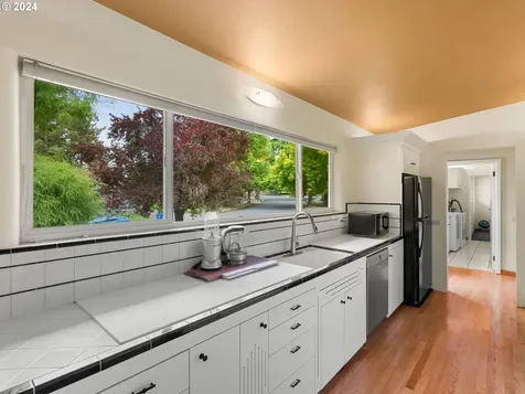 4323 Sw Idaho Drive Portland OR 97221