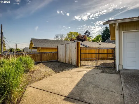 709 N Holly Drive Newberg OR 97132