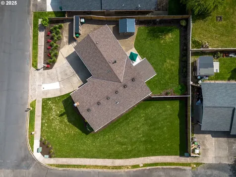 709 N Holly Drive Newberg OR 97132