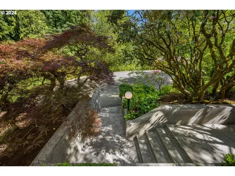 4520 Sw Humphrey Court Portland OR 97221