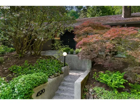 4520 Sw Humphrey Court Portland OR 97221