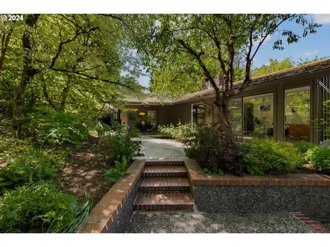 4520 Sw Humphrey Court Portland OR 97221