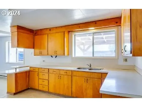 425 River Avenue Eugene OR 97404
