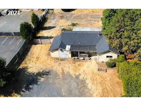 425 River Avenue Eugene OR 97404