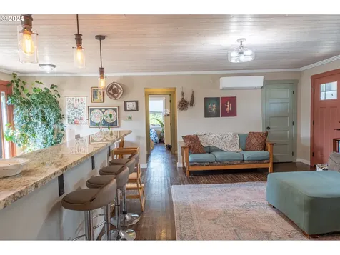 2209 Virginia Avenue North Bend OR 97459