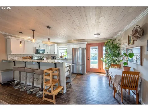 2209 Virginia Avenue North Bend OR 97459