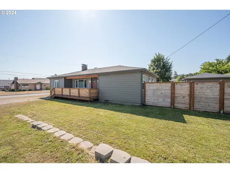 2209 Virginia Avenue North Bend OR 97459