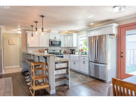 2209 Virginia Avenue North Bend OR 97459
