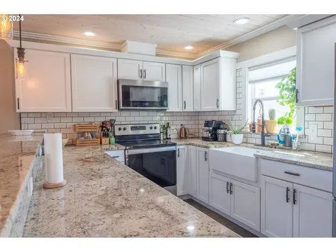 2209 Virginia Avenue North Bend OR 97459