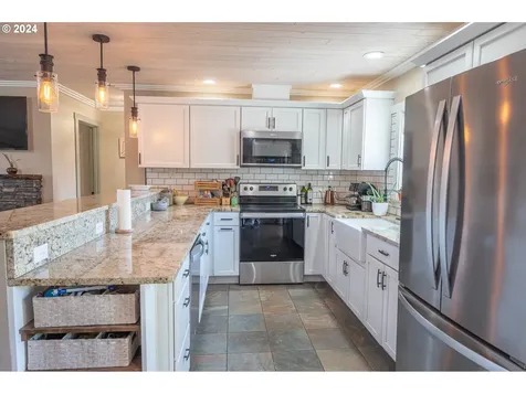 2209 Virginia Avenue North Bend OR 97459
