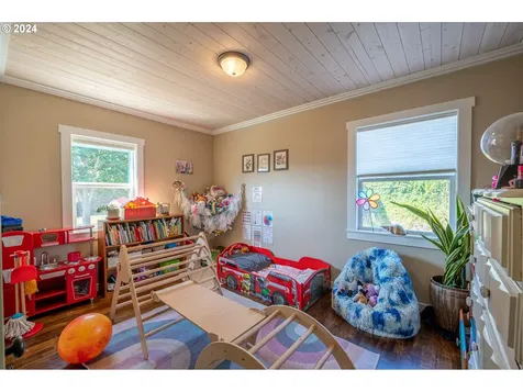 2209 Virginia Avenue North Bend OR 97459
