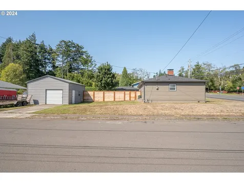 2209 Virginia Avenue North Bend OR 97459