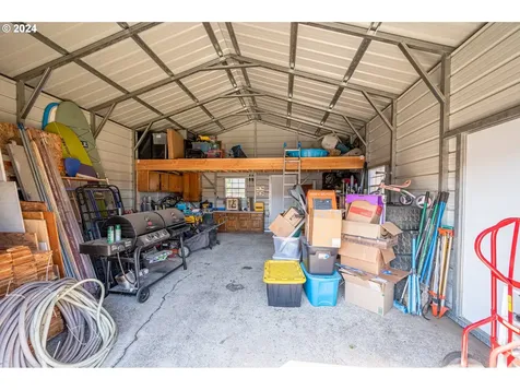 2209 Virginia Avenue North Bend OR 97459