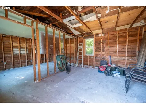 2209 Virginia Avenue North Bend OR 97459