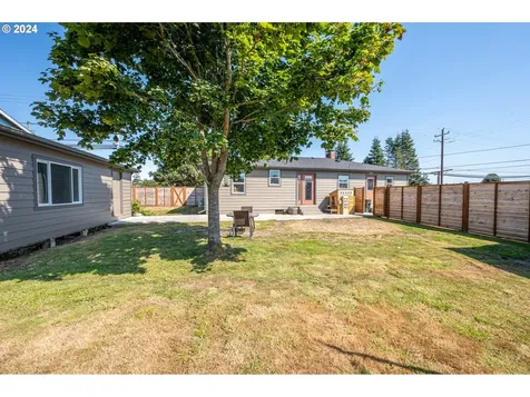2209 Virginia Avenue North Bend OR 97459