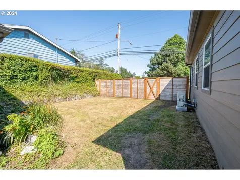 2209 Virginia Avenue North Bend OR 97459