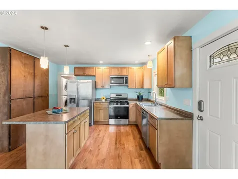 151 Elkay Drive Eugene OR 97404