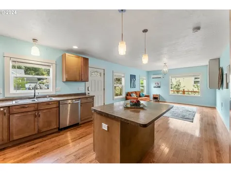 151 Elkay Drive Eugene OR 97404