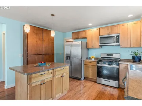151 Elkay Drive Eugene OR 97404