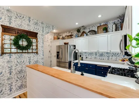 1688 Riley Lane Eugene OR 97402