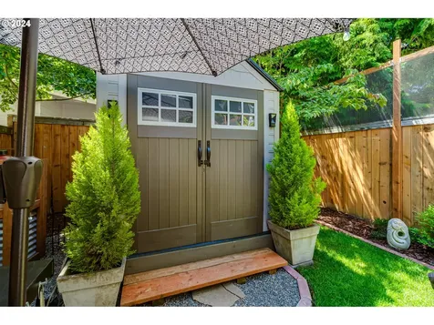 1688 Riley Lane Eugene OR 97402