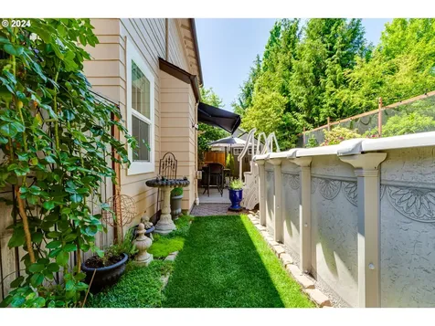 1688 Riley Lane Eugene OR 97402