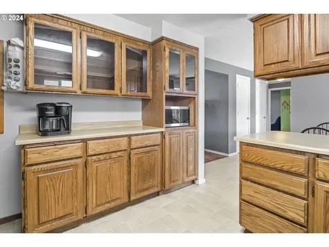 17740 SE Haig Drive Portland OR 97236