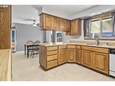 17740 SE Haig Drive Portland OR 97236