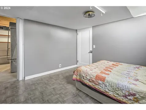 17740 SE Haig Drive Portland OR 97236