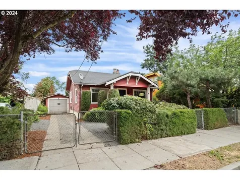 915 N Holland Street Portland OR 97217