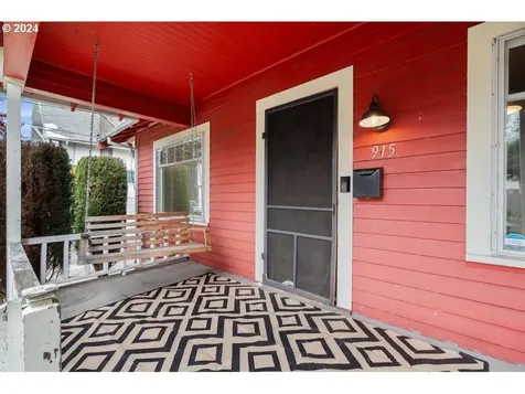 915 N Holland Street Portland OR 97217