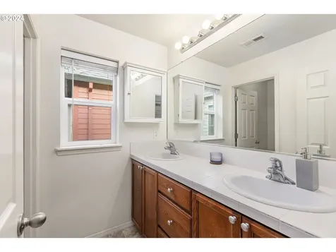20498 SW Chandelle Court Beaverton OR 97078