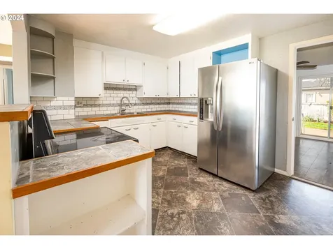 1232 8th Street Springfield OR 97477