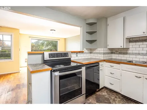 1232 8th Street Springfield OR 97477