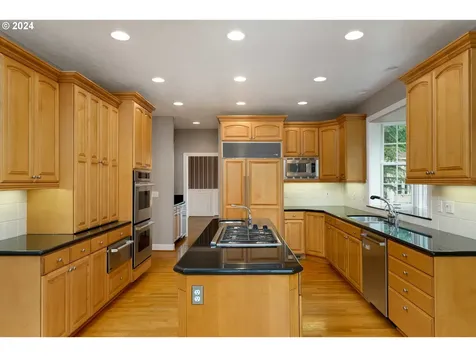 8012 Se 144th Drive Portland OR 97236