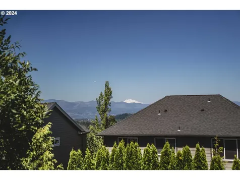 8012 Se 144th Drive Portland OR 97236