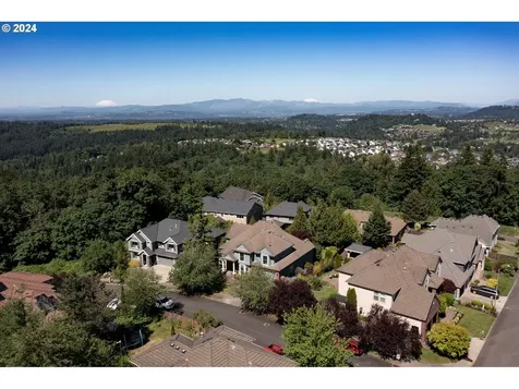 8012 Se 144th Drive Portland OR 97236